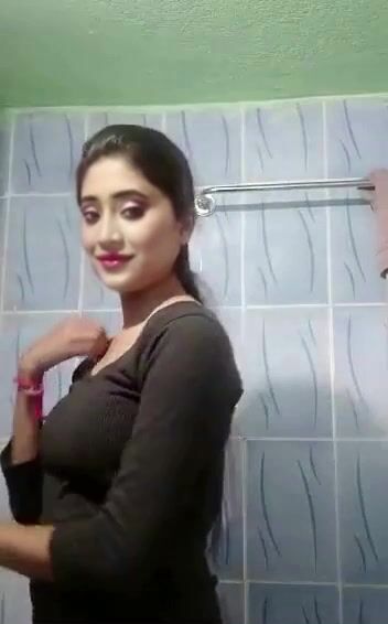 Shivangi Joshi Showing Boobs